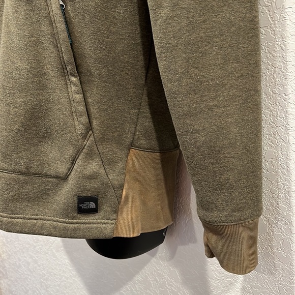 The North Face Tech Sherpa Hood 1/2 Zip Pullover Green - Picture 4 of 11